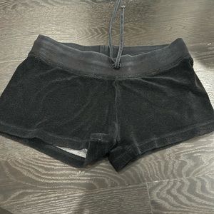 Hard tail shorts
